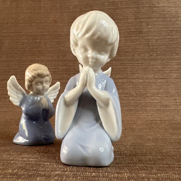 Vintage Praying Angel Figurines – Blue & White Ceramic Boy & Girl – Japan VTG - Picture 2 of 16